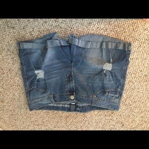 Size 18 amethyst jean shorts.